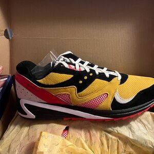 Saucony Men's Yellow and Black Sneakers
